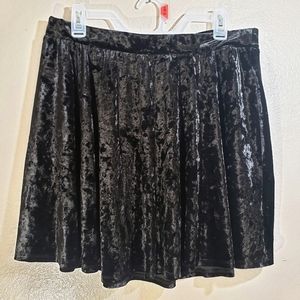 🍄 2/$15 Crushed Velvet Skater Skirt